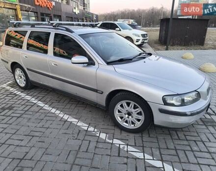 Сірий Вольво V70, об'ємом двигуна 2.4 л та пробігом 417 тис. км за 4950 $, фото 1 на Automoto.ua