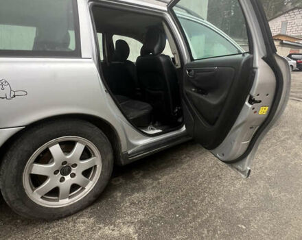 Сірий Вольво V70, об'ємом двигуна 2.44 л та пробігом 300 тис. км за 2300 $, фото 15 на Automoto.ua