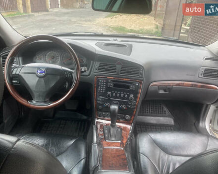 Сірий Вольво V70, об'ємом двигуна 2.44 л та пробігом 242 тис. км за 6500 $, фото 7 на Automoto.ua