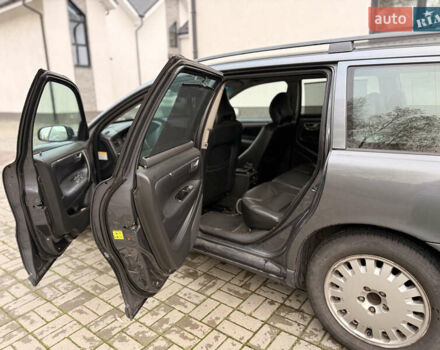 Сірий Вольво V70, об'ємом двигуна 2.4 л та пробігом 450 тис. км за 6000 $, фото 11 на Automoto.ua