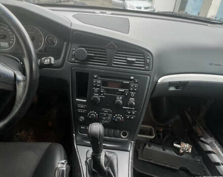 Сірий Вольво V70, об'ємом двигуна 2.44 л та пробігом 300 тис. км за 2300 $, фото 7 на Automoto.ua