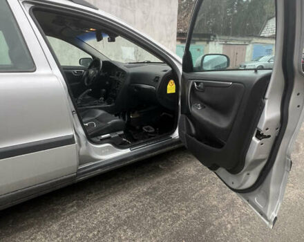 Сірий Вольво V70, об'ємом двигуна 2.44 л та пробігом 300 тис. км за 2300 $, фото 10 на Automoto.ua