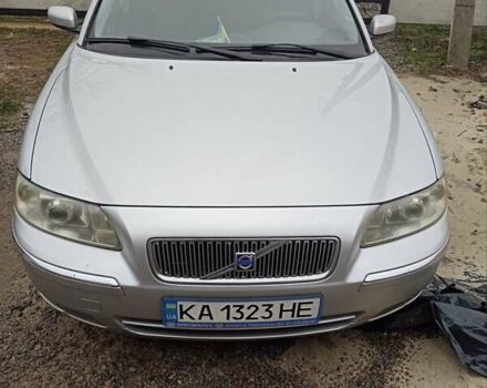 Серый Вольво В70, объемом двигателя 2.4 л и пробегом 423 тыс. км за 6800 $, фото 4 на Automoto.ua