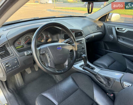 Вольво В70 2005 в Львове на Automoto.ua Серый Вольво В70, объемом двигателя 2.4 л и пробегом 342 тыс. км за 3000 $, фото 5 на Automoto.ua