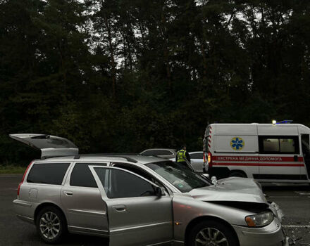 Вольво В70 2005 в Львове на Automoto.ua Серый Вольво В70, объемом двигателя 2.4 л и пробегом 342 тыс. км за 3000 $, фото 9 на Automoto.ua