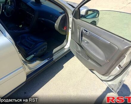 Серый Вольво В70, объемом двигателя 2.4 л и пробегом 274 тыс. км за 3500 $, фото 2 на Automoto.ua