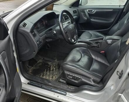 Сірий Вольво V70, об'ємом двигуна 2.4 л та пробігом 301 тис. км за 1370 $, фото 4 на Automoto.ua