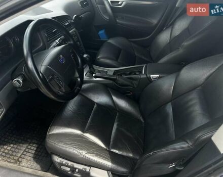 Вольво В70 2006 в Дубно на Automoto.ua Серый Вольво В70, объемом двигателя 2.4 л и пробегом 350 тыс. км за 7000 $, фото 13 на Automoto.ua