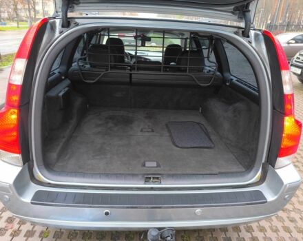 Серый Вольво В70, объемом двигателя 2.4 л и пробегом 269 тыс. км за 4316 $, фото 2 на Automoto.ua