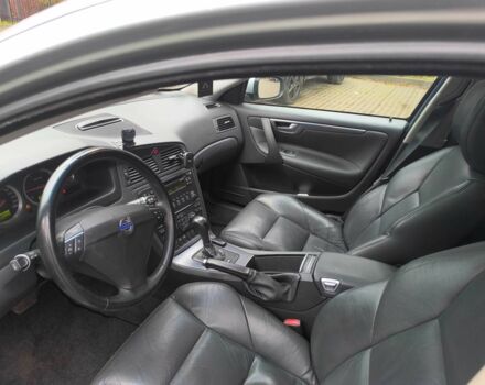 Серый Вольво В70, объемом двигателя 2.4 л и пробегом 269 тыс. км за 4316 $, фото 7 на Automoto.ua