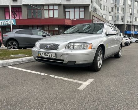 Серый Вольво В70, объемом двигателя 2.5 л и пробегом 256 тыс. км за 7300 $, фото 1 на Automoto.ua