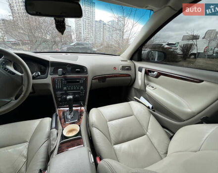 Сірий Вольво V70, об'ємом двигуна 2.52 л та пробігом 244 тис. км за 7900 $, фото 10 на Automoto.ua