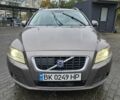 Серый Вольво В70, объемом двигателя 2.4 л и пробегом 256 тыс. км за 7800 $, фото 1 на Automoto.ua
