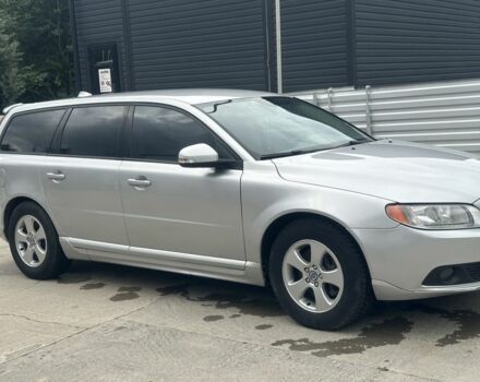 Серый Вольво В70, объемом двигателя 2.4 л и пробегом 327 тыс. км за 9000 $, фото 1 на Automoto.ua