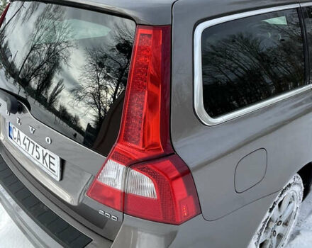Сірий Вольво V70, об'ємом двигуна 2 л та пробігом 268 тис. км за 8600 $, фото 8 на Automoto.ua