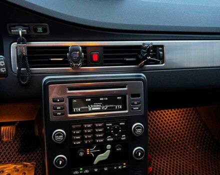 Сірий Вольво V70, об'ємом двигуна 1.6 л та пробігом 297 тис. км за 9300 $, фото 4 на Automoto.ua