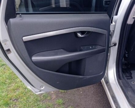 Сірий Вольво V70, об'ємом двигуна 2 л та пробігом 175 тис. км за 6500 $, фото 2 на Automoto.ua