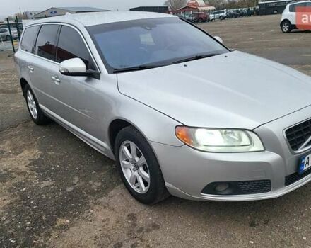 Сірий Вольво V70, об'ємом двигуна 2 л та пробігом 165 тис. км за 8000 $, фото 1 на Automoto.ua