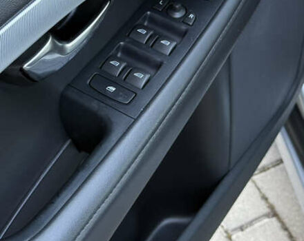 Вольво V70 2013 у Нововолинськ на Automoto.ua Сірий Вольво V70, об'ємом двигуна 2 л та пробігом 193 тис. км за 15600 $, фото 11 на Automoto.ua