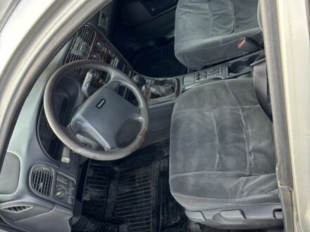 Сірий Вольво V70, об'ємом двигуна 1.9 л та пробігом 334 тис. км за 2100 $, фото 1 на Automoto.ua