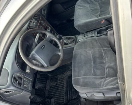 Серый Вольво В70, объемом двигателя 1.9 л и пробегом 334 тыс. км за 2100 $, фото 1 на Automoto.ua