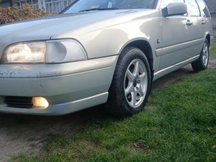 Вольво В70 2000 в Луцке на Automoto.ua Серый Вольво В70, объемом двигателя 2.5 л и пробегом 370 тыс. км за 1370 $, фото 1 на Automoto.ua