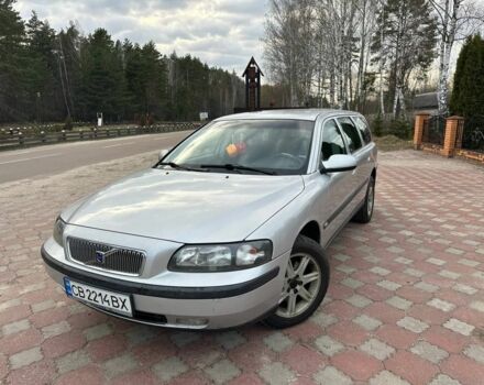 Серый Вольво В70, объемом двигателя 2.4 л и пробегом 477 тыс. км за 4300 $, фото 1 на Automoto.ua