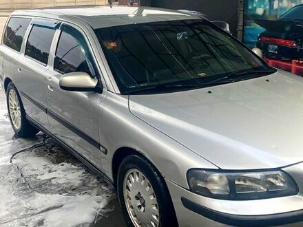 Серый Вольво В70, объемом двигателя 2.5 л и пробегом 518 тыс. км за 6400 $, фото 1 на Automoto.ua