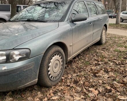Сірий Вольво V70, об'ємом двигуна 0 л та пробігом 320 тис. км за 1918 $, фото 1 на Automoto.ua