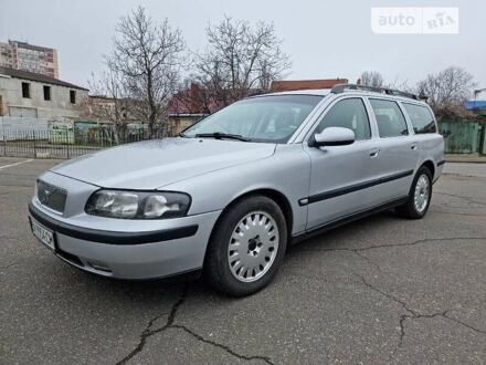Вольво V70 2001 у Одесі на Automoto.ua Сірий Вольво V70, об'ємом двигуна 2.4 л та пробігом 390 тис. км за 4700 $, фото 1 на Automoto.ua