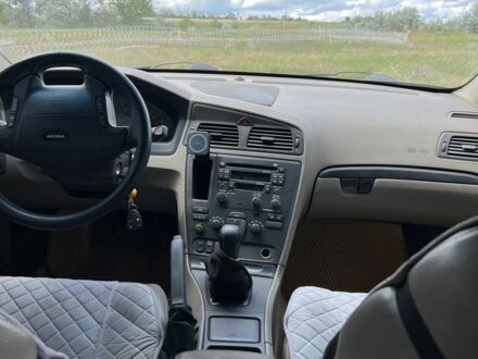 Вольво В70 2002 в Изюме на Automoto.ua Серый Вольво В70, объемом двигателя 2.4 л и пробегом 459 тыс. км за 4000 $, фото 1 на Automoto.ua