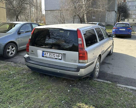 Сірий Вольво V70, об'ємом двигуна 2.4 л та пробігом 349 тис. км за 4200 $, фото 1 на Automoto.ua