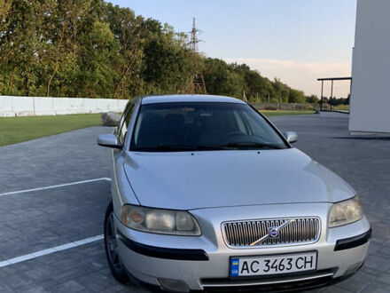 Вольво В70 2004 в Луцке на Automoto.ua Серый Вольво В70, объемом двигателя 2.4 л и пробегом 348 тыс. км за 4999 $, фото 1 на Automoto.ua