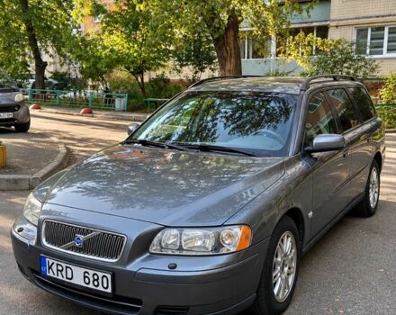 Сірий Вольво V70, об'ємом двигуна 2.4 л та пробігом 314 тис. км за 2749 $, фото 1 на Automoto.ua