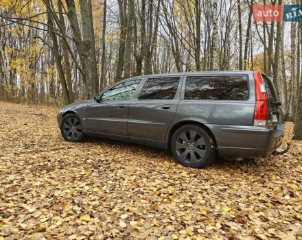Серый Вольво В70, объемом двигателя 2.44 л и пробегом 343 тыс. км за 4500 $, фото 1 на Automoto.ua