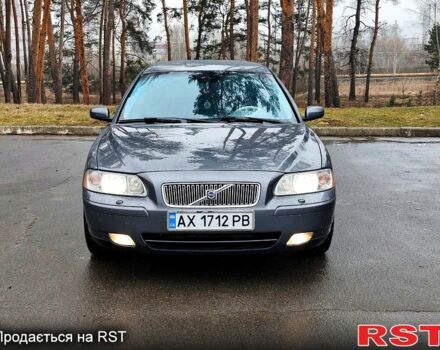 Серый Вольво В70, объемом двигателя 2.4 л и пробегом 347 тыс. км за 6300 $, фото 1 на Automoto.ua