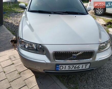 Серый Вольво В70, объемом двигателя 2.4 л и пробегом 335 тыс. км за 6600 $, фото 1 на Automoto.ua