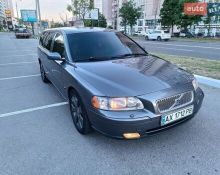 Серый Вольво В70, объемом двигателя 2.4 л и пробегом 350 тыс. км за 5500 $, фото 1 на Automoto.ua
