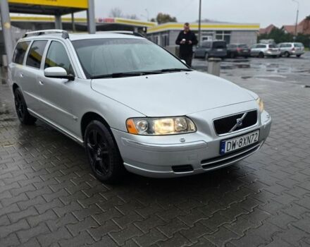 Серый Вольво В70, объемом двигателя 2.4 л и пробегом 301 тыс. км за 1463 $, фото 1 на Automoto.ua