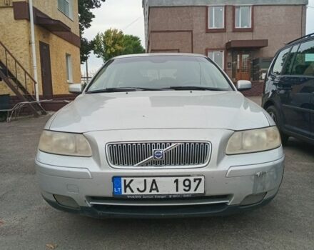 Сірий Вольво V70, об'ємом двигуна 2.4 л та пробігом 100 тис. км за 3500 $, фото 1 на Automoto.ua