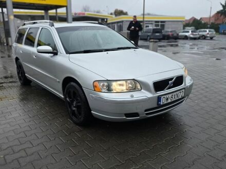 Сірий Вольво V70, об'ємом двигуна 2.4 л та пробігом 301 тис. км за 1370 $, фото 1 на Automoto.ua