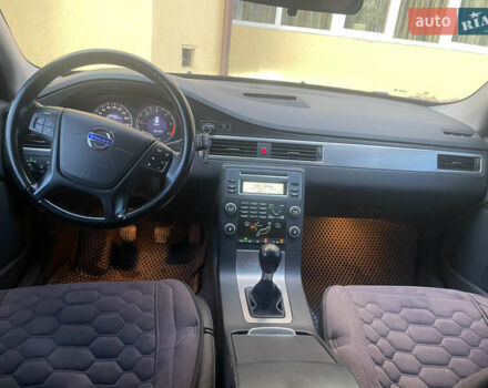 Серый Вольво В70, объемом двигателя 1.56 л и пробегом 228 тыс. км за 9500 $, фото 1 на Automoto.ua