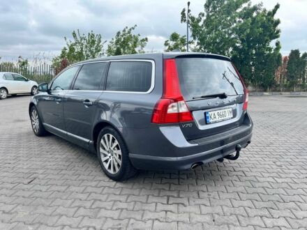 Вольво V70 2010 у Чернівцях на Automoto.ua Сірий Вольво V70, об'ємом двигуна 2.4 л та пробігом 290 тис. км за 9150 $, фото 1 на Automoto.ua