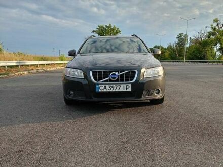 Вольво V70 2011 у Ватутіне на Automoto.ua Сірий Вольво V70, об'ємом двигуна 1.6 л та пробігом 227 тис. км за 9200 $, фото 1 на Automoto.ua