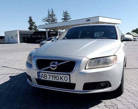 Сірий Вольво V70, об'ємом двигуна 2 л та пробігом 225 тис. км за 11000 $, фото 1 на Automoto.ua