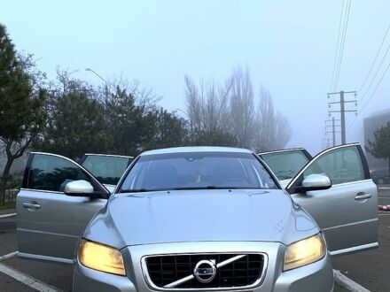 Серый Вольво В70, объемом двигателя 2 л и пробегом 242 тыс. км за 7600 $, фото 1 на Automoto.ua