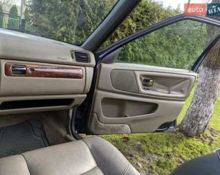 Синий Вольво В70, объемом двигателя 2.5 л и пробегом 335 тыс. км за 4777 $, фото 10 на Automoto.ua