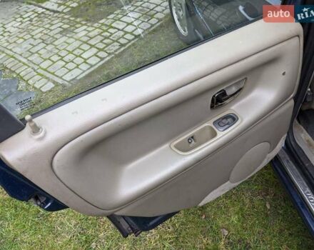 Синий Вольво В70, объемом двигателя 2.5 л и пробегом 335 тыс. км за 4777 $, фото 19 на Automoto.ua