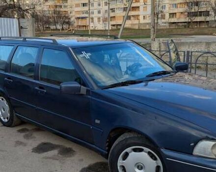 Вольво В70 1999 в Харькове на Automoto.ua Синий Вольво В70, объемом двигателя 2.5 л и пробегом 340 тыс. км за 2000 $, фото 14 на Automoto.ua