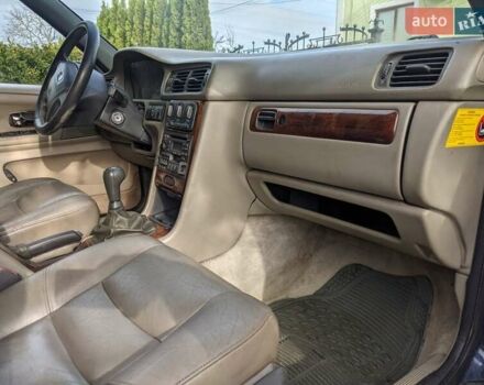 Синий Вольво В70, объемом двигателя 2.5 л и пробегом 335 тыс. км за 4777 $, фото 7 на Automoto.ua